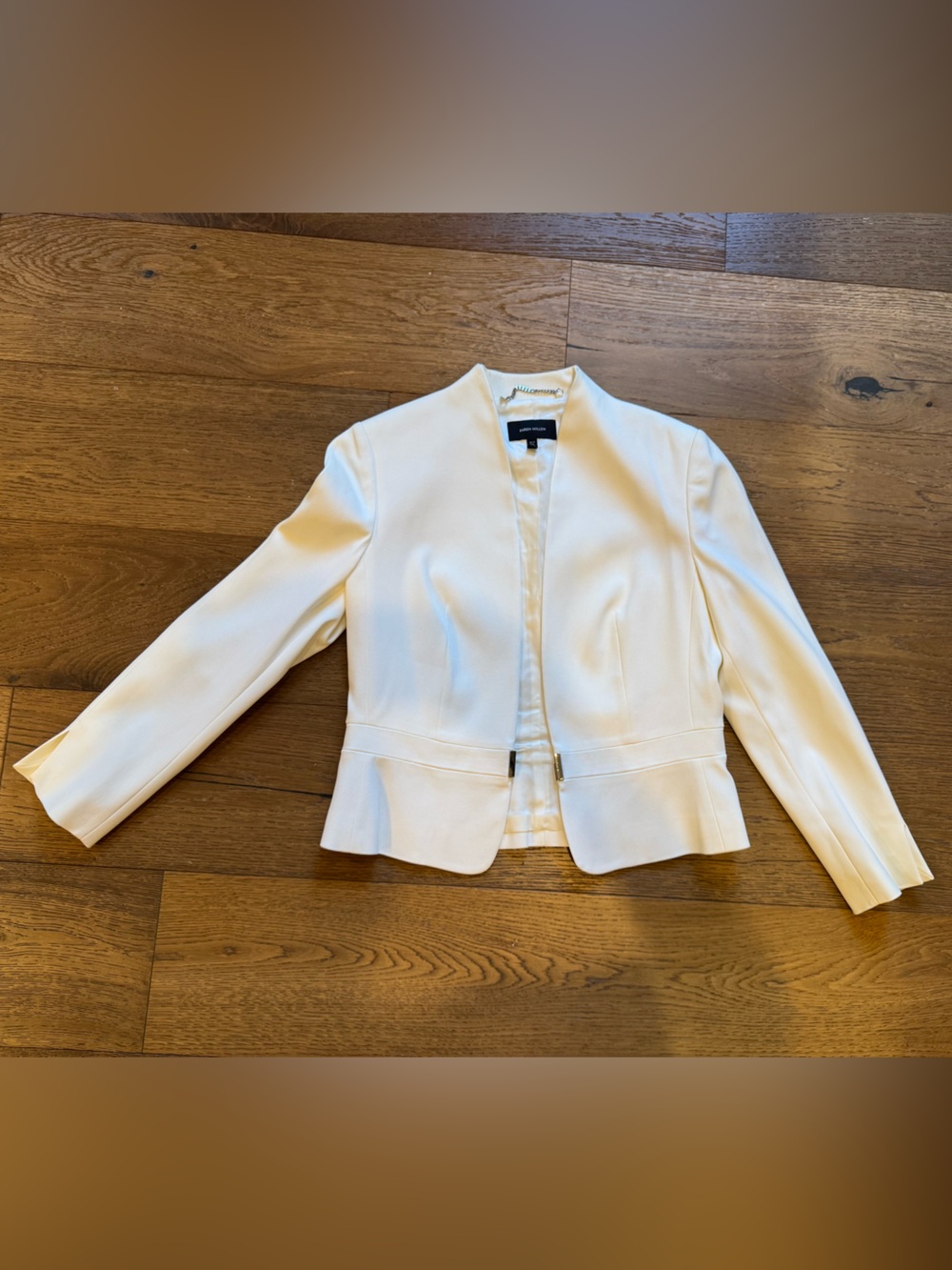 White, lined Collarless Peplum Jacket - Karen Millen szUS8